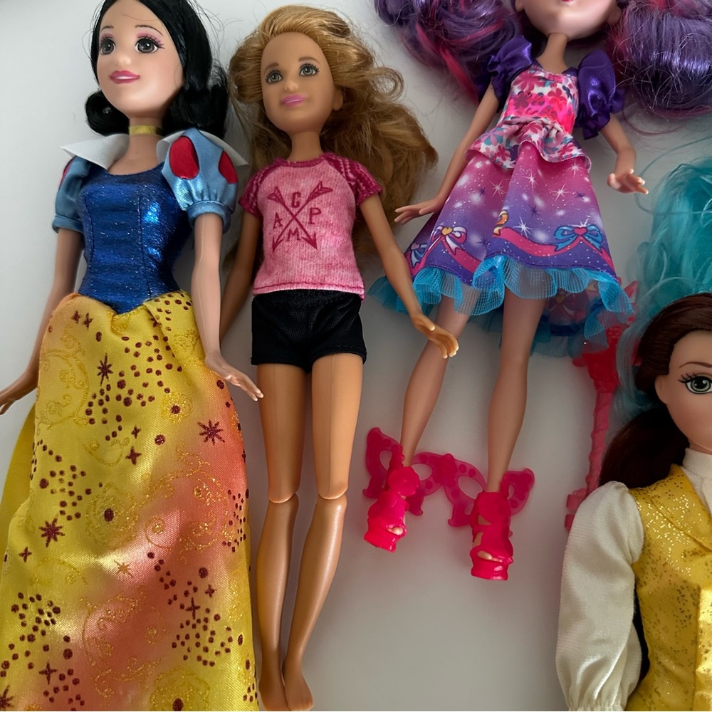 Lot of 8 fashion dolls. Barbie Secret Door Malucia Skipper Princess Mermaid High - Picture 2 of 14